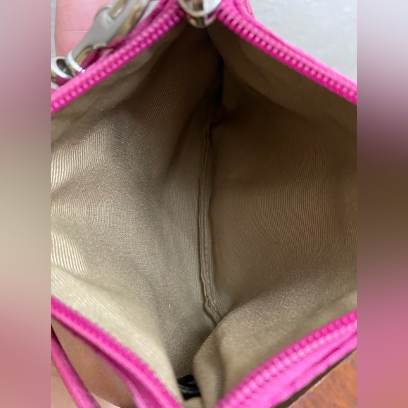 Coach Wristlet 💕 - Picture 3 of 4